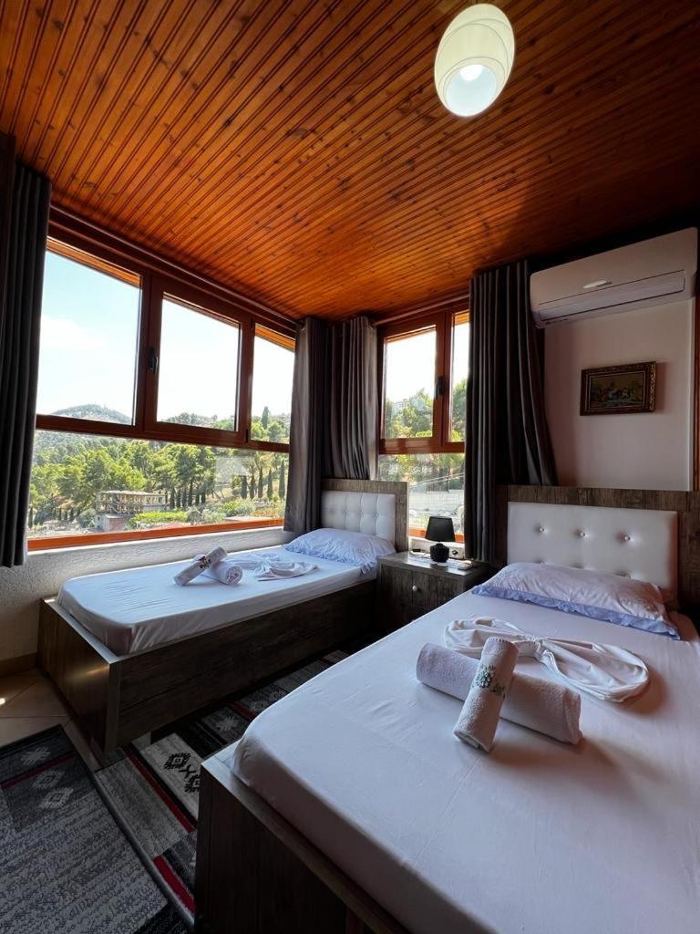 Guesthouse Emiljano Berat Exterior foto