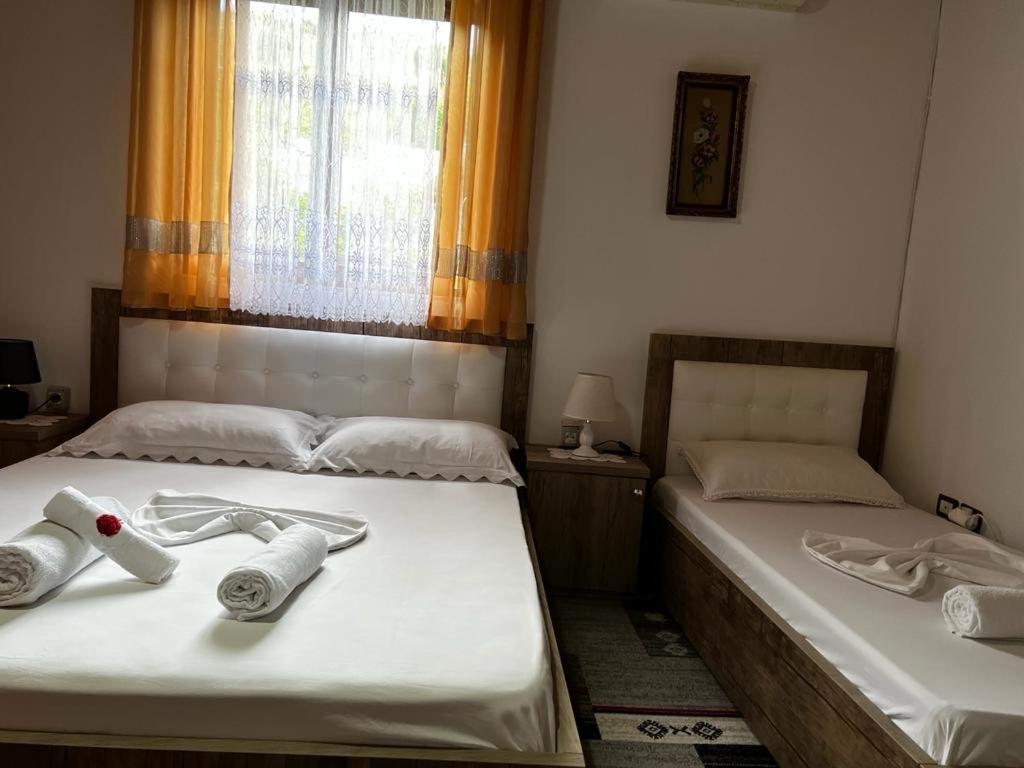 Guesthouse Emiljano Berat Exterior foto