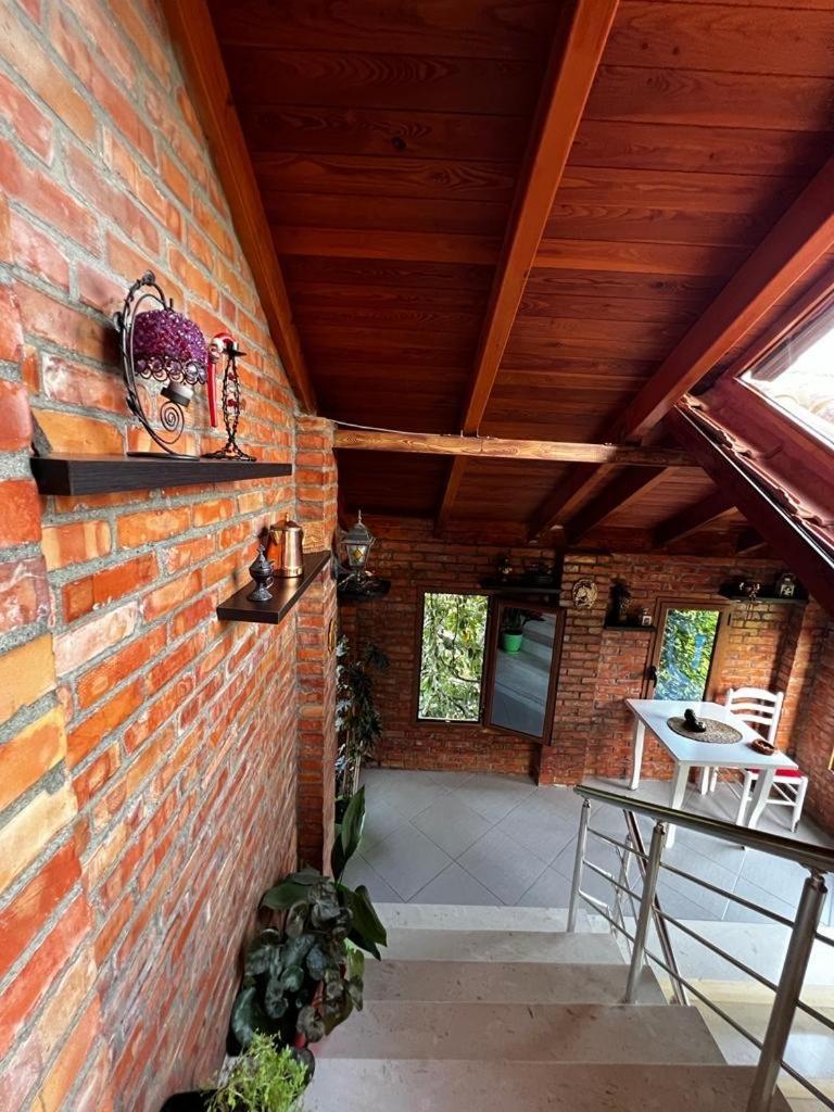 Guesthouse Emiljano Berat Exterior foto