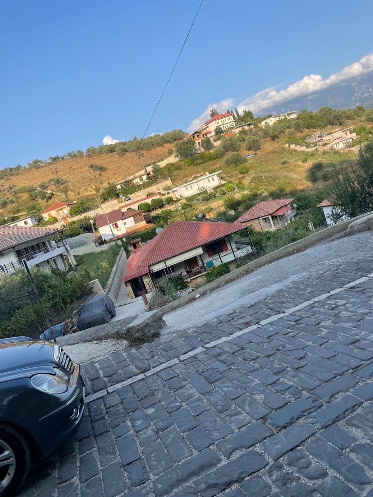 Guesthouse Emiljano Berat Exterior foto