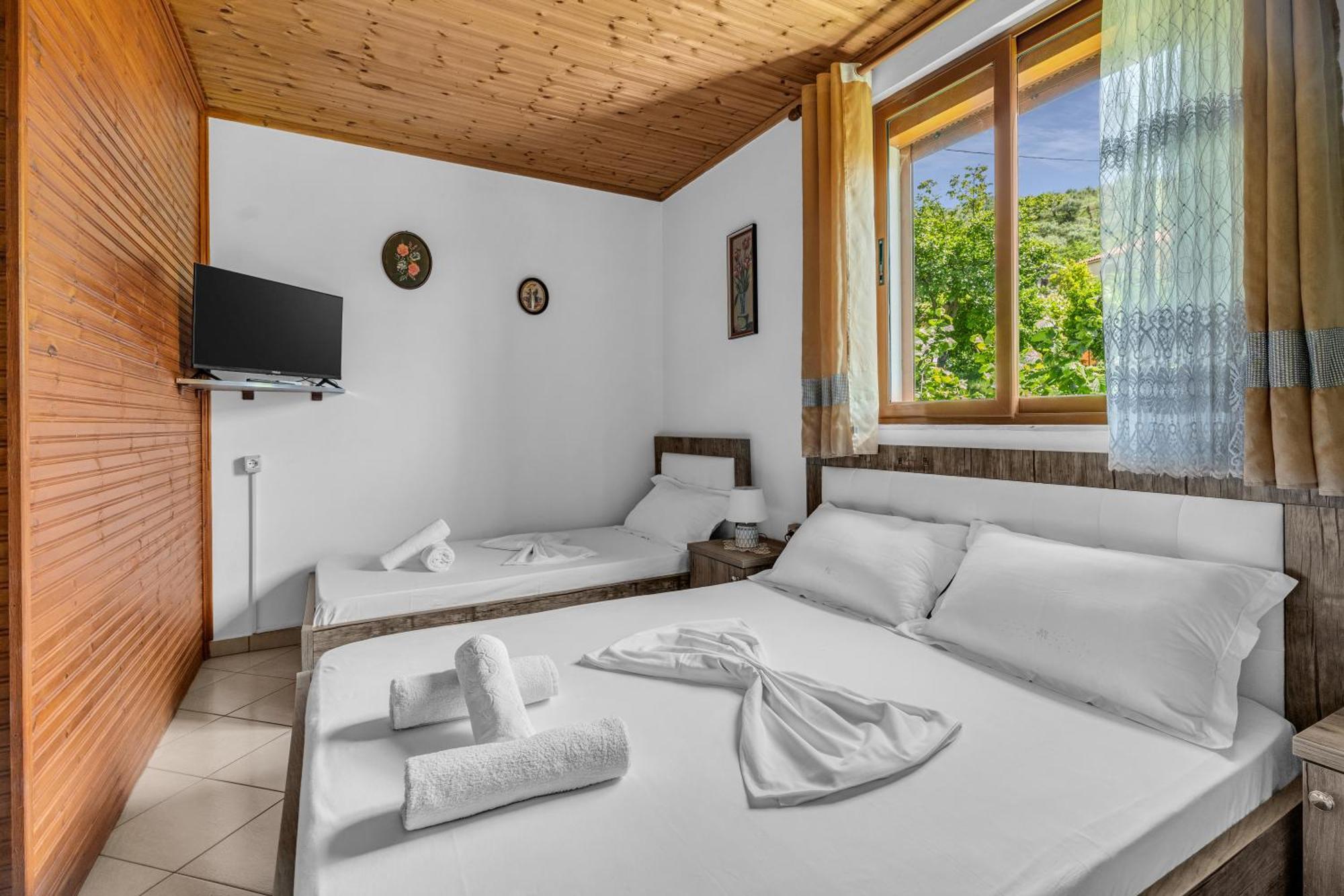 Guesthouse Emiljano Berat Exterior foto