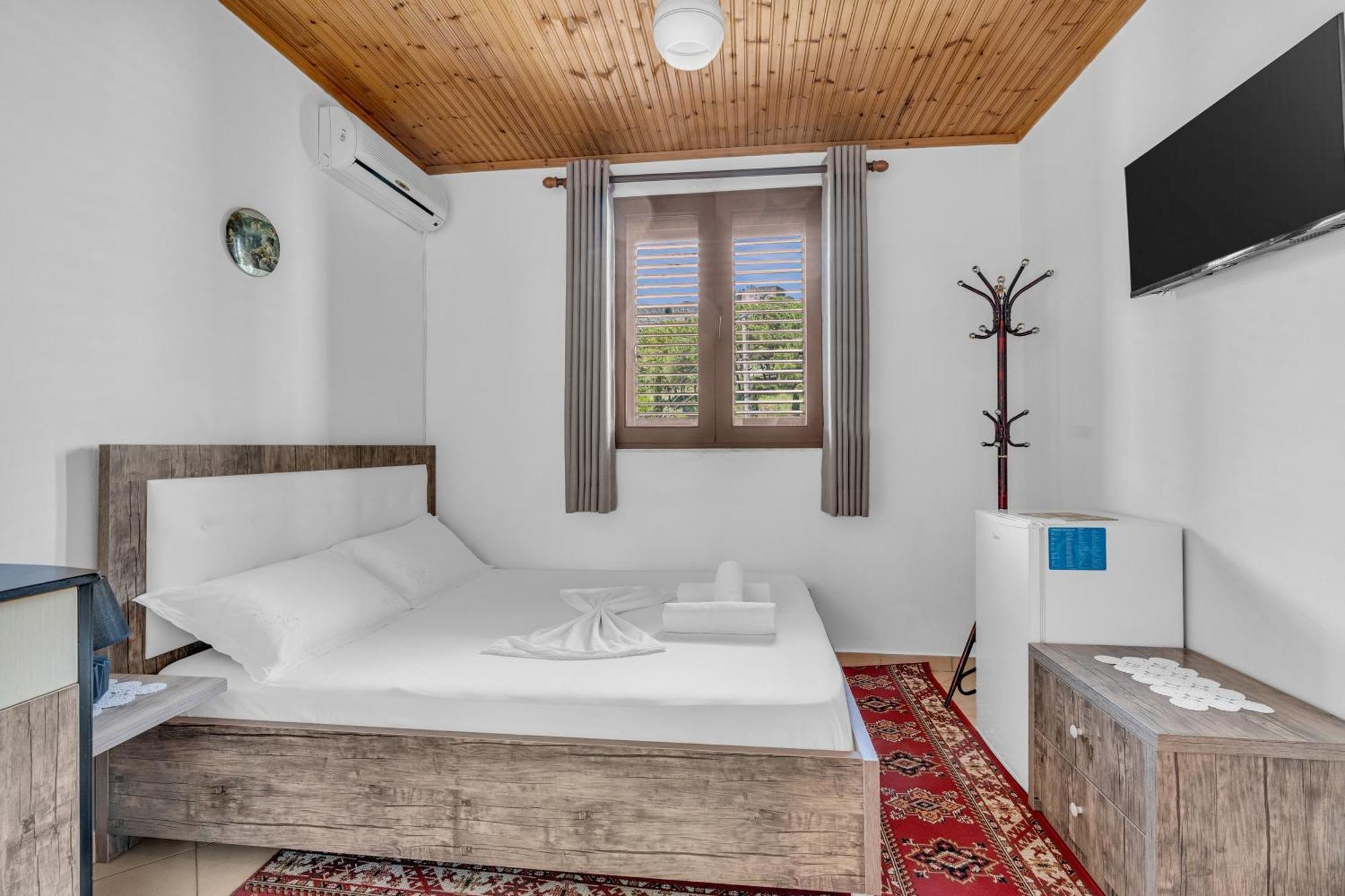 Guesthouse Emiljano Berat Exterior foto